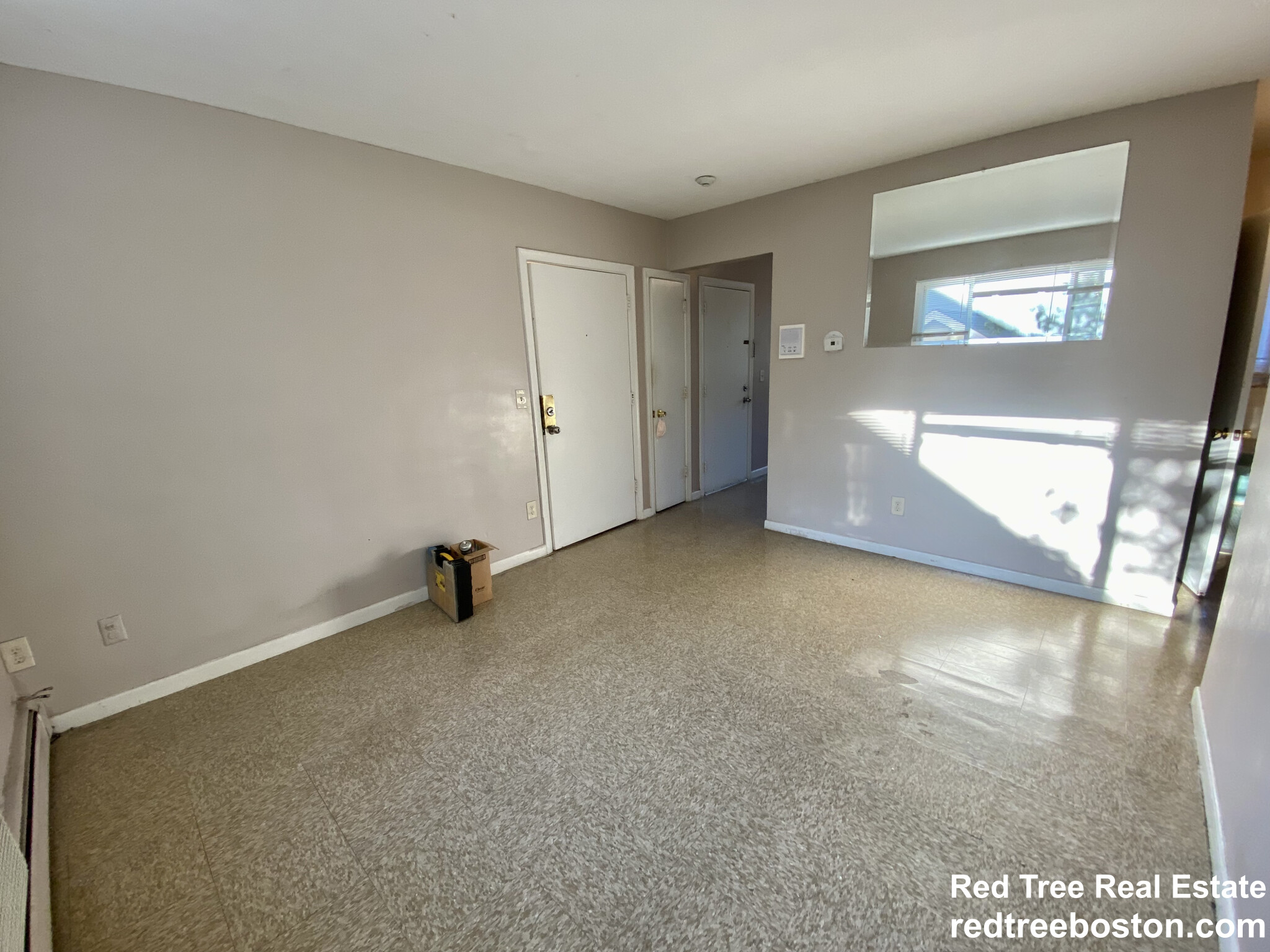 2 bed, 1 bath apartment for rent at 6 Waterloo St Unit 5, Hyde Park — photo 4 of 13