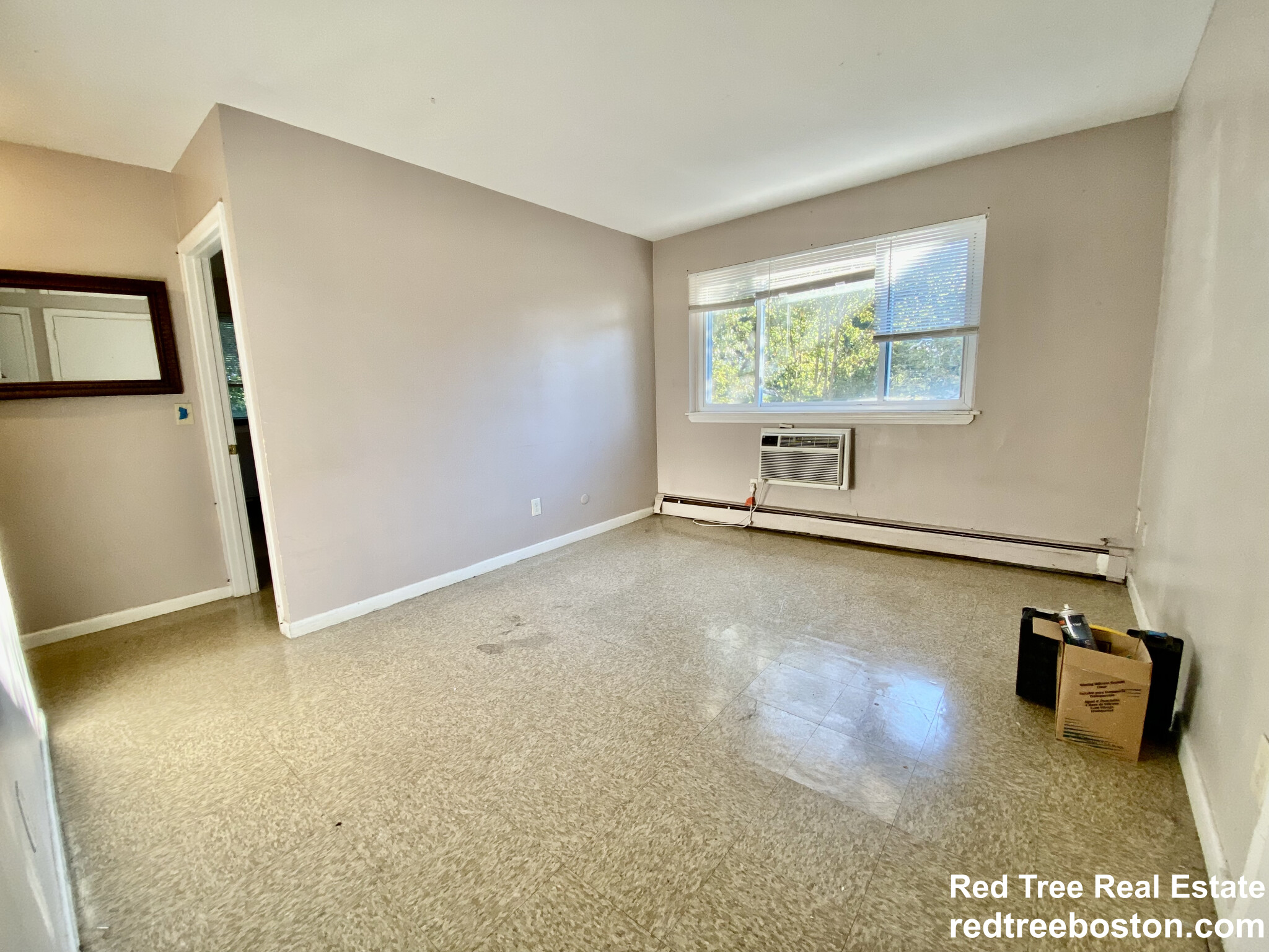 2 bed, 1 bath apartment for rent at 6 Waterloo St Unit 5, Hyde Park — photo 3 of 13