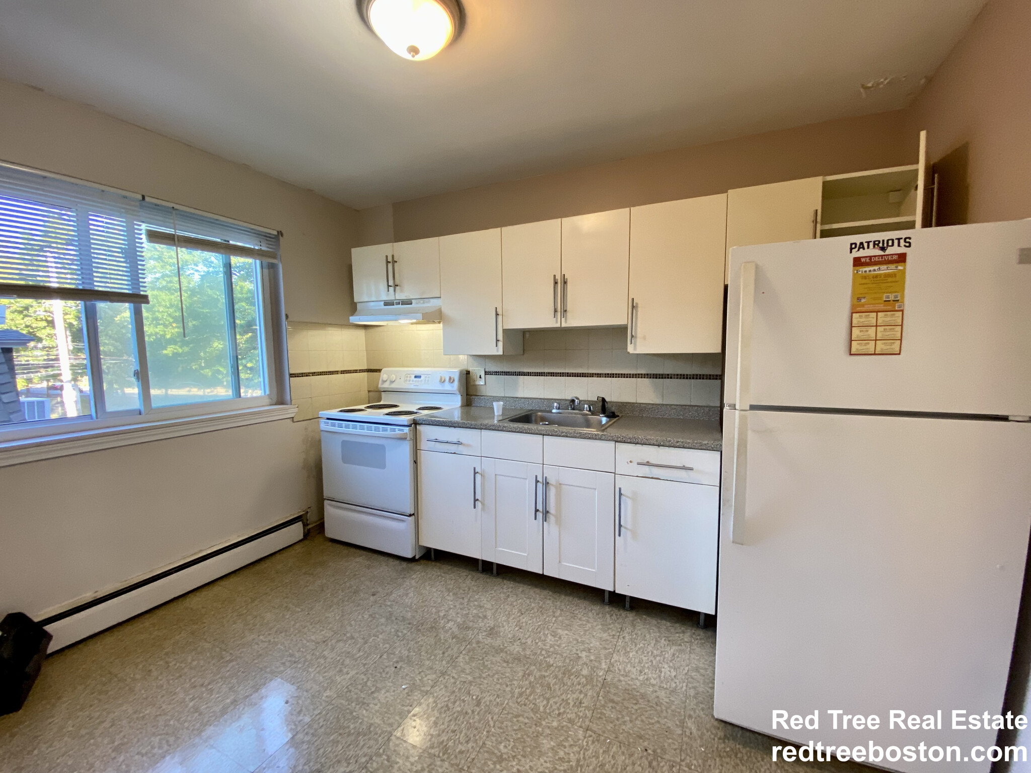 2 bed, 1 bath apartment for rent at 6 Waterloo St Unit 5, Hyde Park