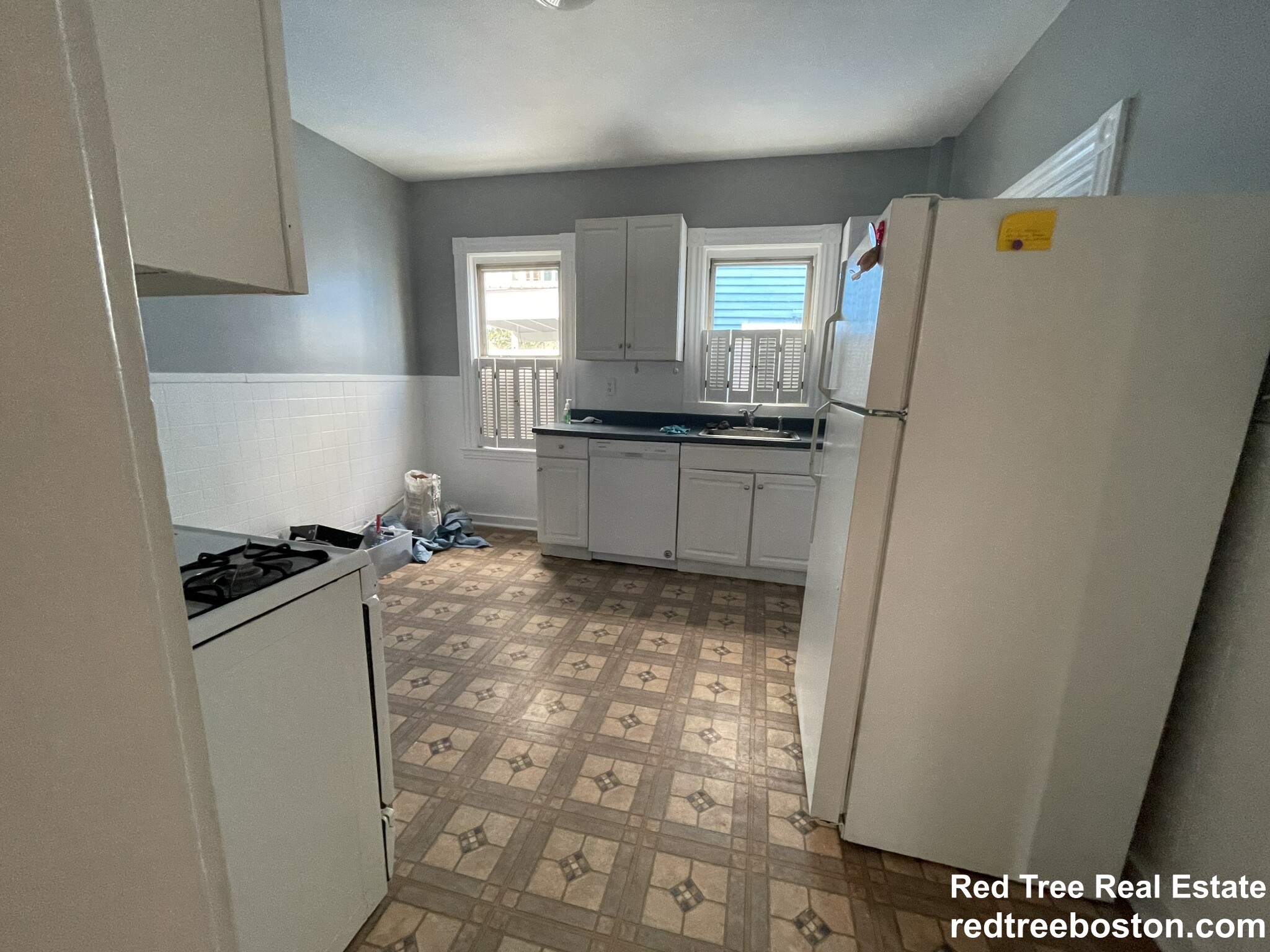 2 bed, 1 bath apartment for rent at 121 Williams St Unit 2, Jamaica Plain — photo 1 of 10
