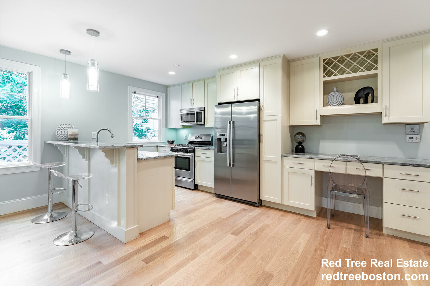 3 bed, 3 bath apartment for rent at 22 Peters St Unit 1, Cambridgeport — photo 3 of 21