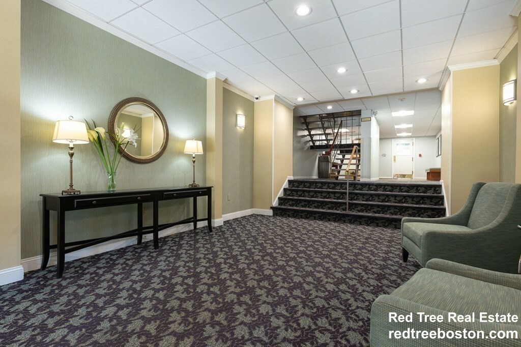 2 bed, 1 bath apartment for rent at 44 Broadlawn Park Unit 17b, West Roxbury — photo 8 of 10