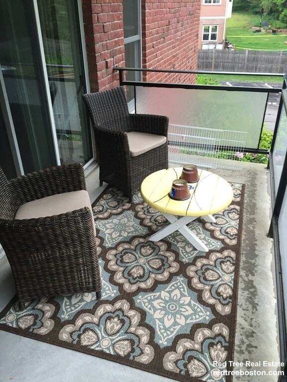2 bed, 1 bath apartment for rent at 44 Broadlawn Park Unit 17b, West Roxbury — photo 4 of 10