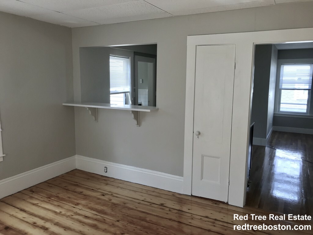 2 bed, 1 bath apartment for rent at 7 Balcomb St Unit SECOND FLOOR, Salem — photo 6 of 9