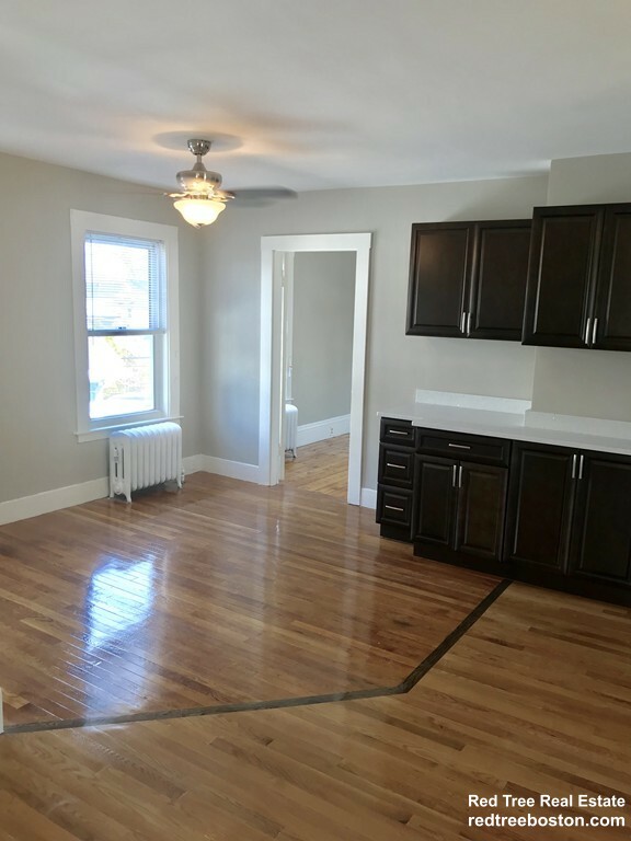 2 bed, 1 bath apartment for rent at 7 Balcomb St Unit SECOND FLOOR, Salem — photo 2 of 9