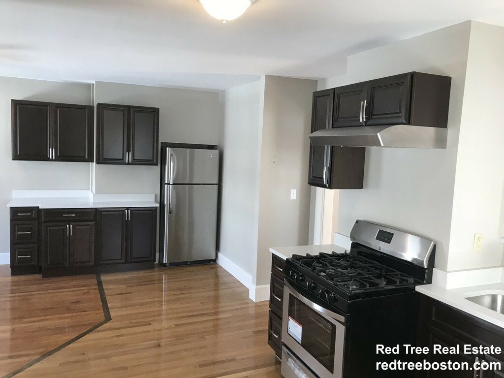 2 bed, 1 bath apartment for rent at 7 Balcomb St Unit SECOND FLOOR, Salem