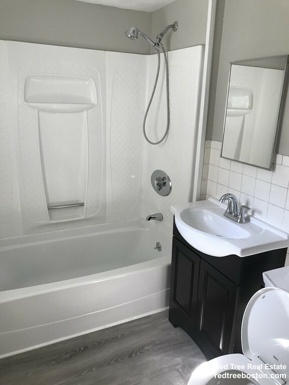 2 bed, 1 bath apartment for rent at 7 Balcomb St Unit SECOND FLOOR, Salem — photo 9 of 9
