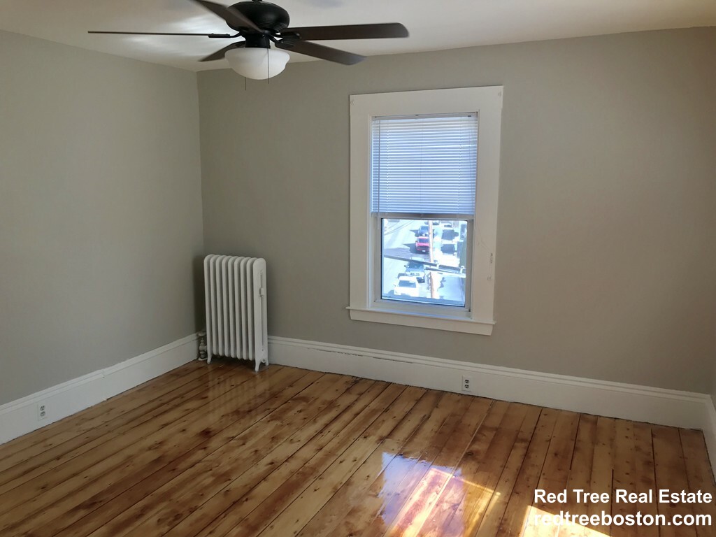 2 bed, 1 bath apartment for rent at 7 Balcomb St Unit SECOND FLOOR, Salem — photo 7 of 9