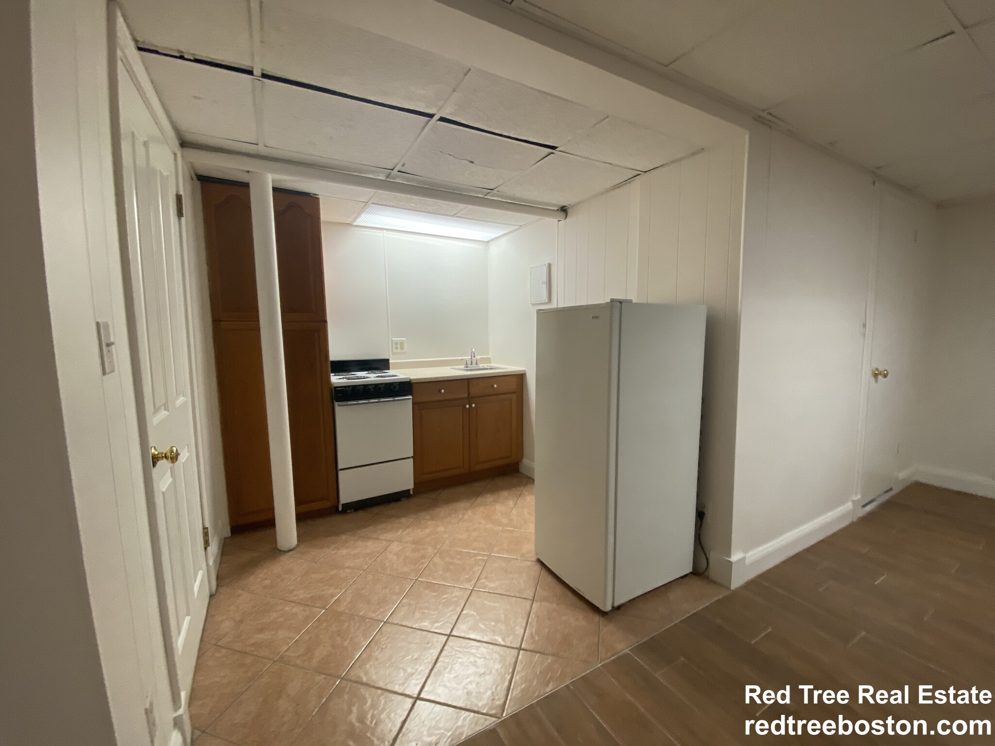Studio bed, 1 bath apartment for rent at 1683 Beacon St Unit G, Brookline — photo 4 of 6