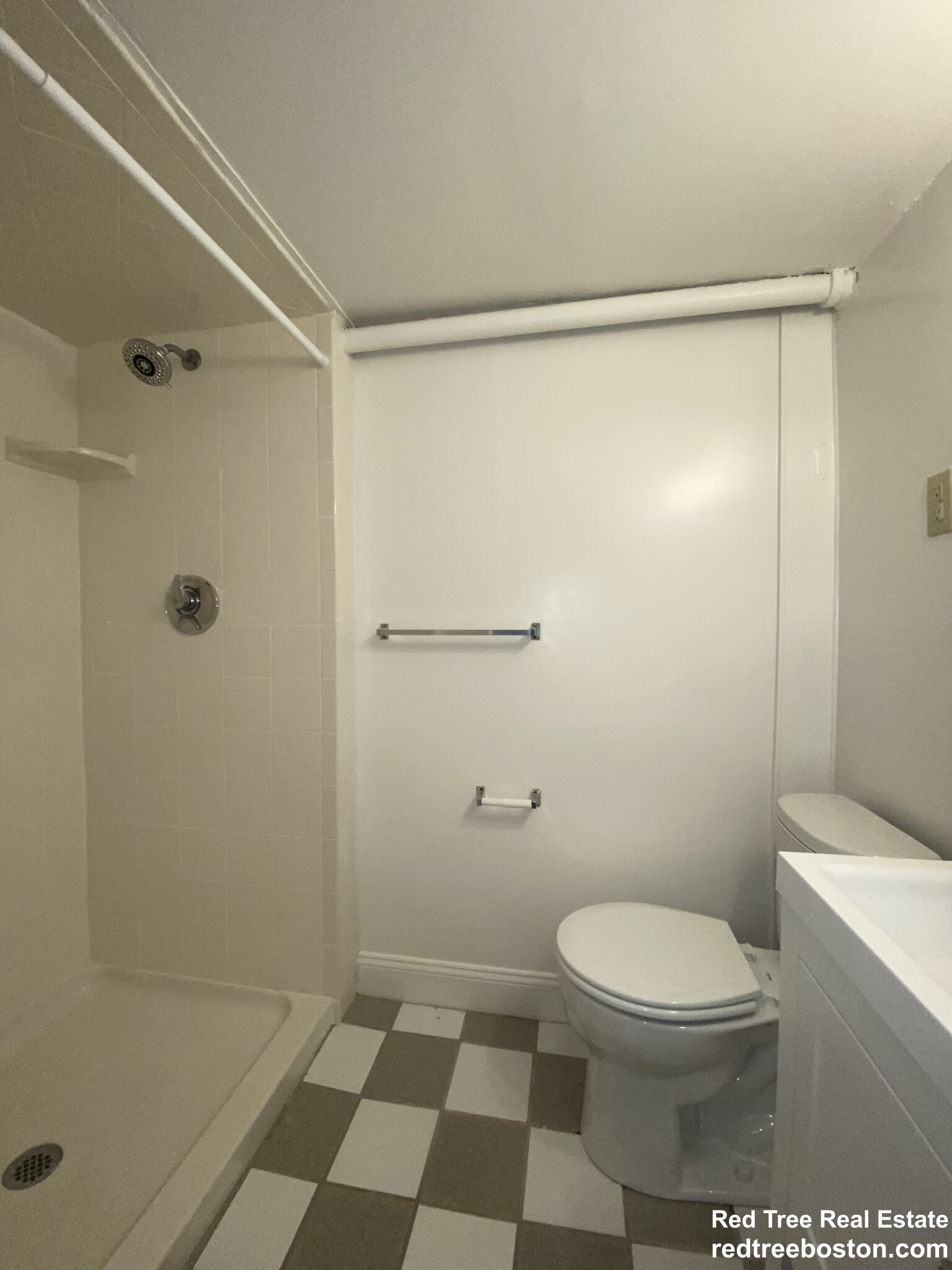 Studio bed, 1 bath apartment for rent at 1683 Beacon St Unit G, Brookline — photo 2 of 6