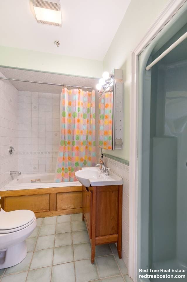 74 Georgia St, Roxbury