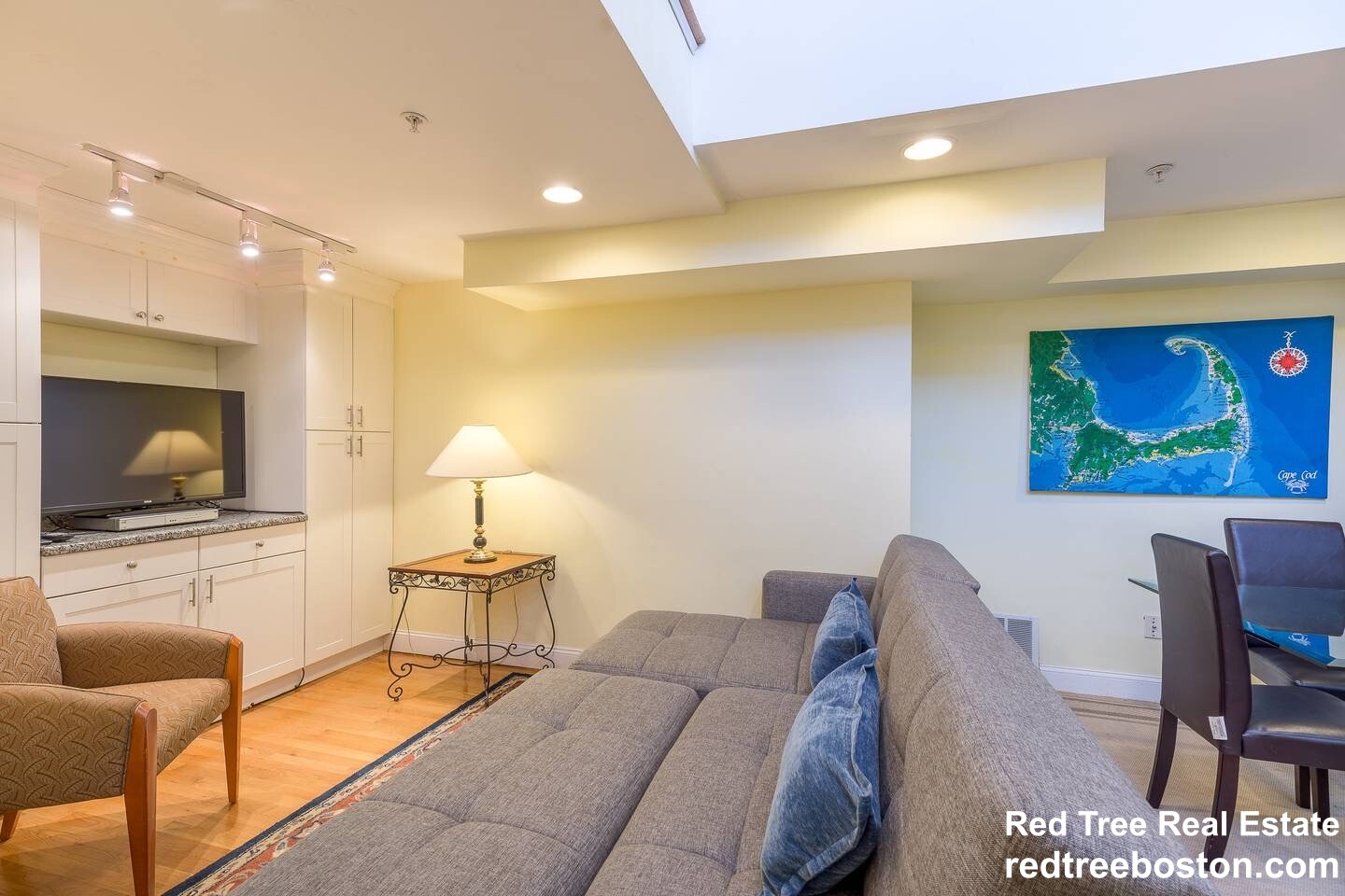 74 Georgia St, Roxbury