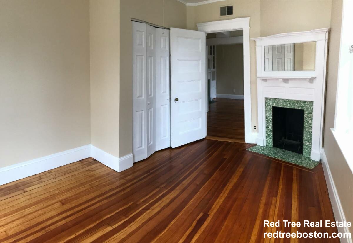 3 bed, 1 bath apartment for rent at 26 Linden Pl, Brookline Village