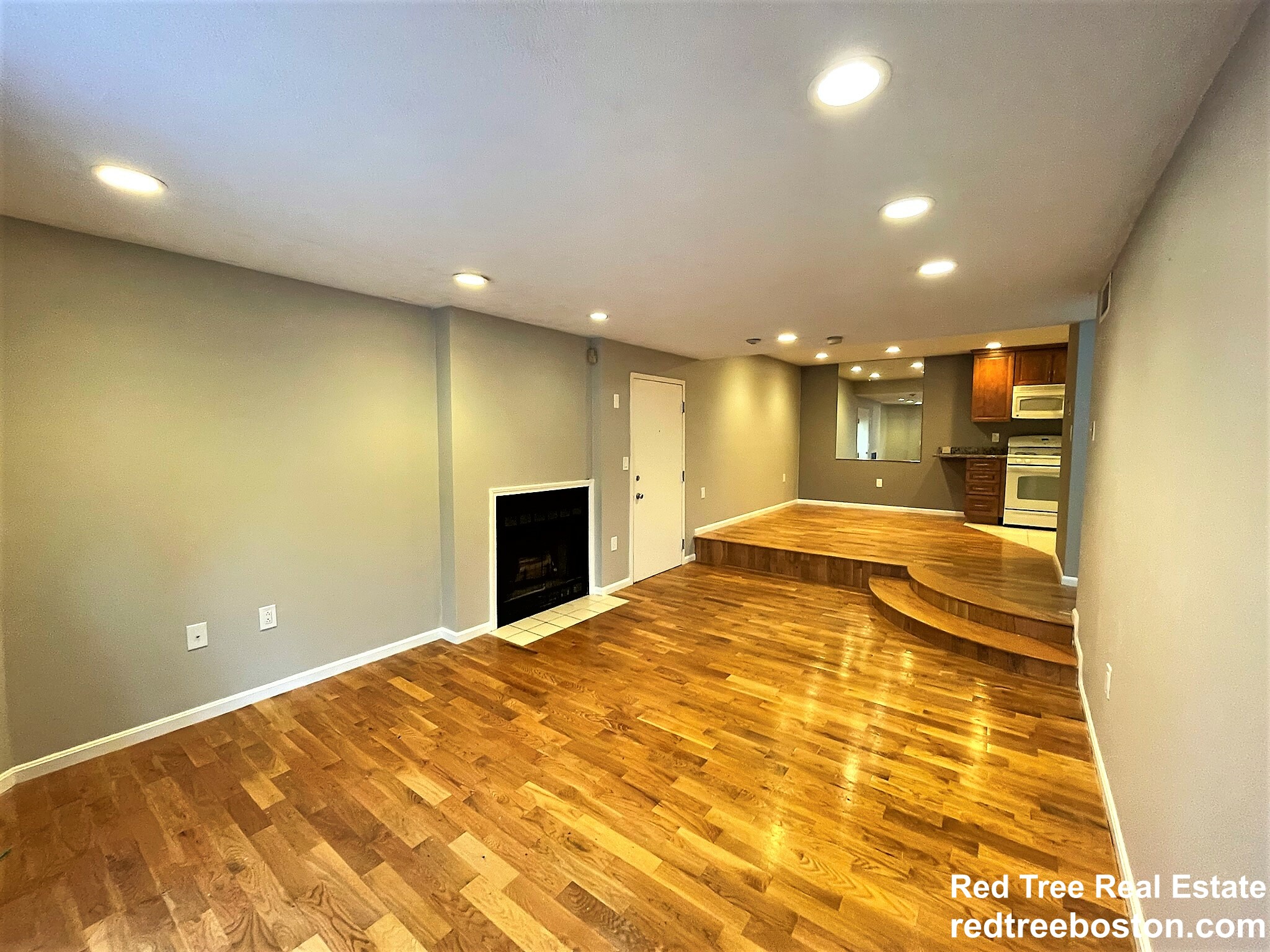2 bed, 2 bath apartment for rent at 1212 Vfw Pkwy Unit 17A, West Roxbury — photo 3 of 13