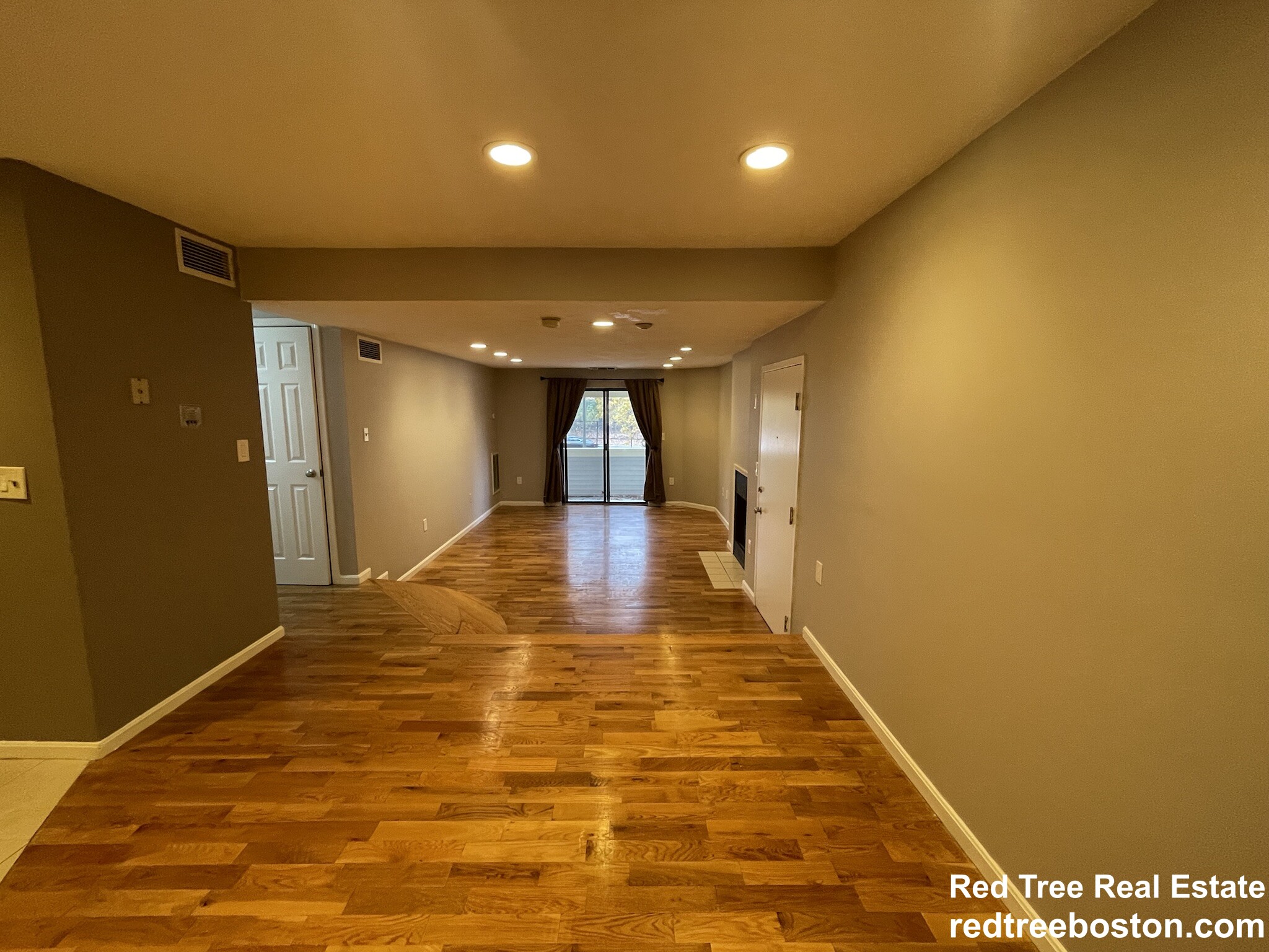 2 bed, 2 bath apartment for rent at 1212 Vfw Pkwy Unit 17A, West Roxbury — photo 2 of 13