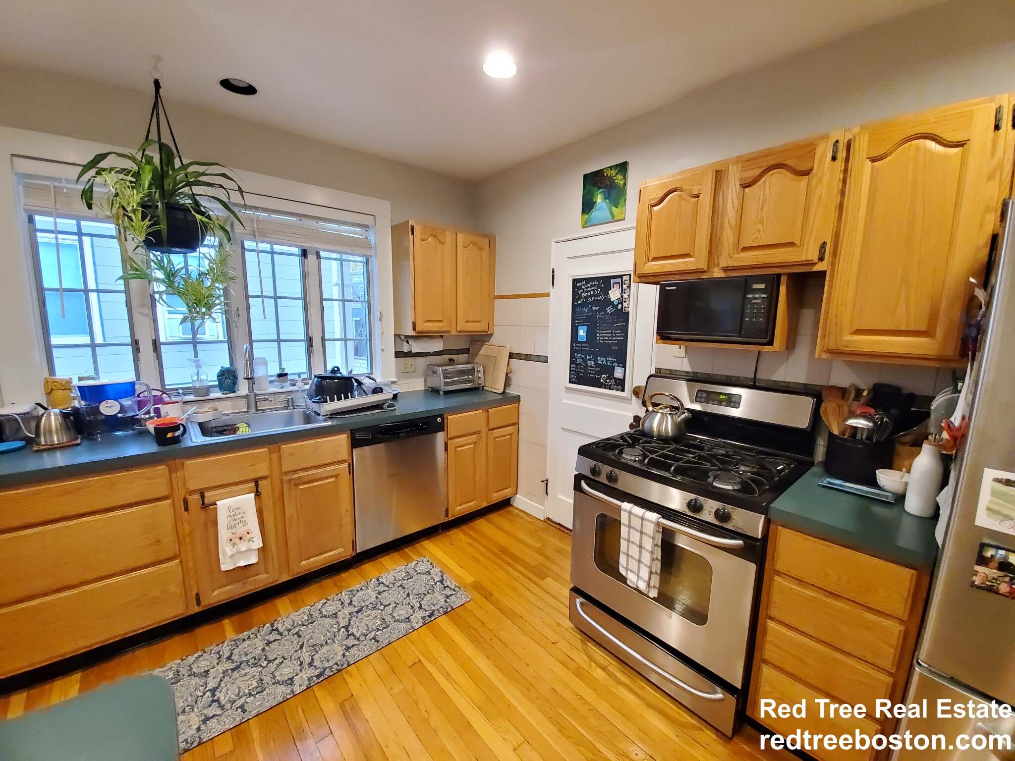 2 bed, 1 bath apartment for rent at 27 Buena Vista Park Unit 27, Cambridgeport — photo 3 of 11
