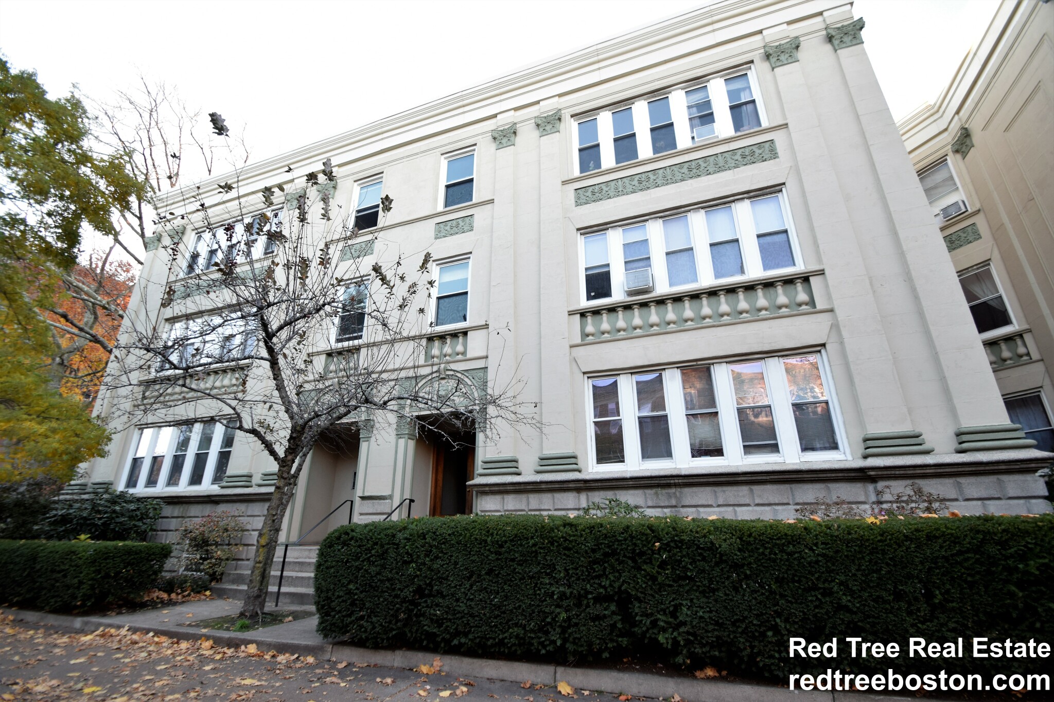 318 Saint Paul St, Longwood