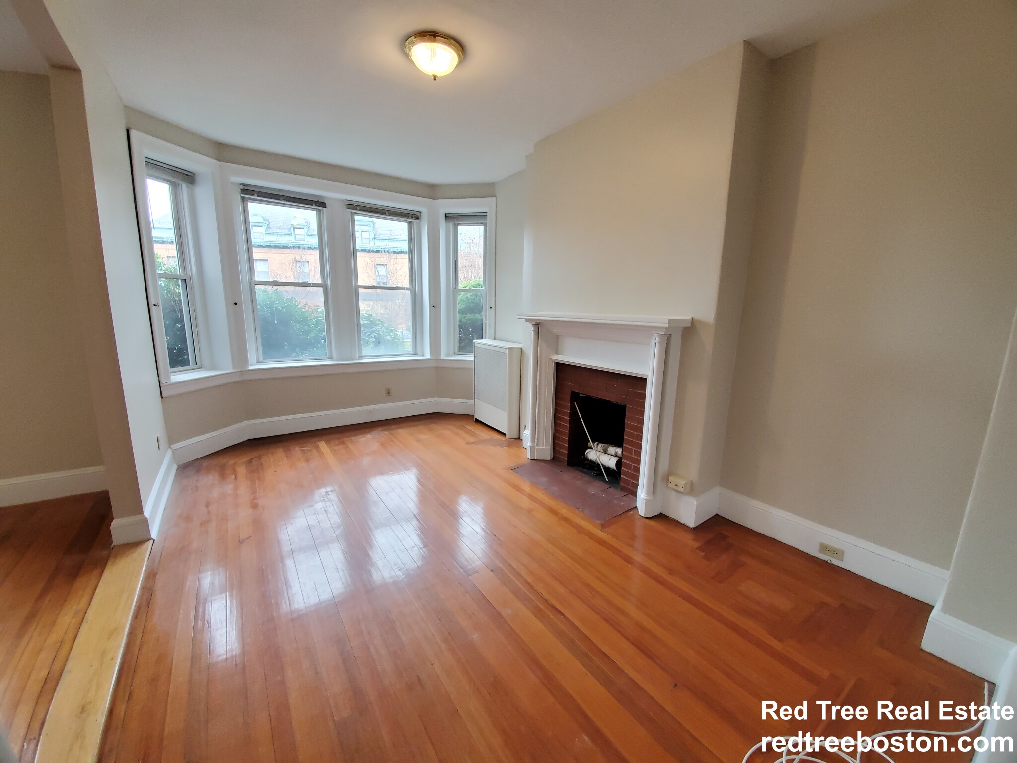 1 bed, 1 bath apartment for rent at 31 Herrick Rd Unit 2, Newton