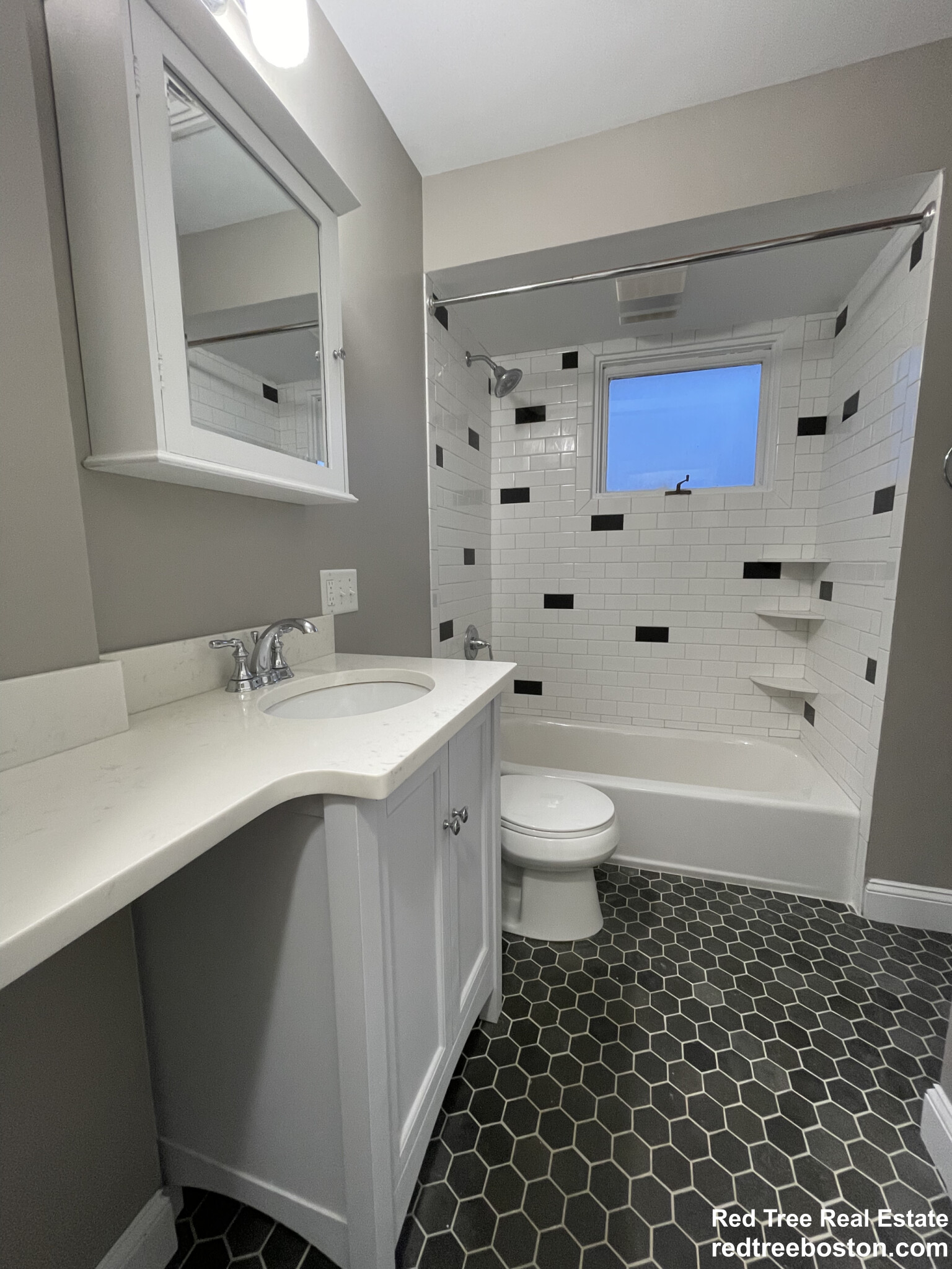 3 bed, 1 bath apartment for rent at 38 Waverley Ave Unit 1, Watertown — photo 7 of 13