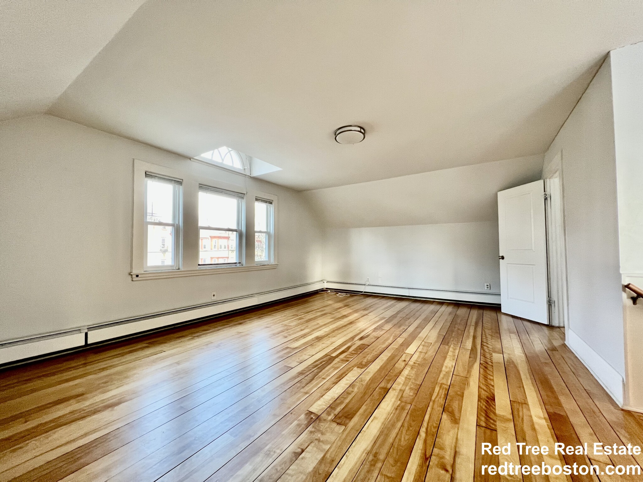 2 bed, 1 bath apartment for rent at 608 Franklin St Unit 5, Melrose — photo 2 of 14