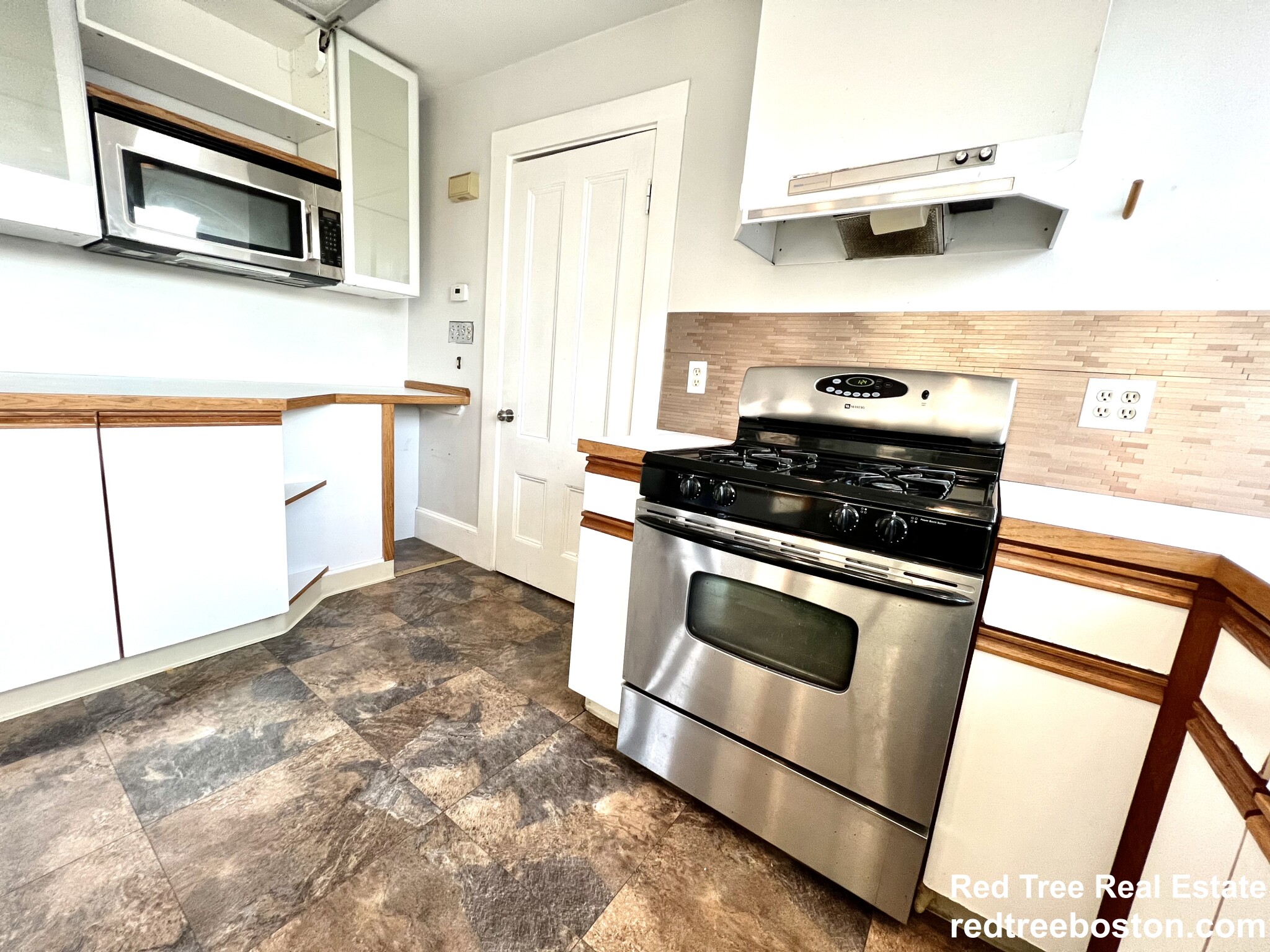 2 bed, 1 bath apartment for rent at 608 Franklin St Unit 5, Melrose — photo 5 of 14