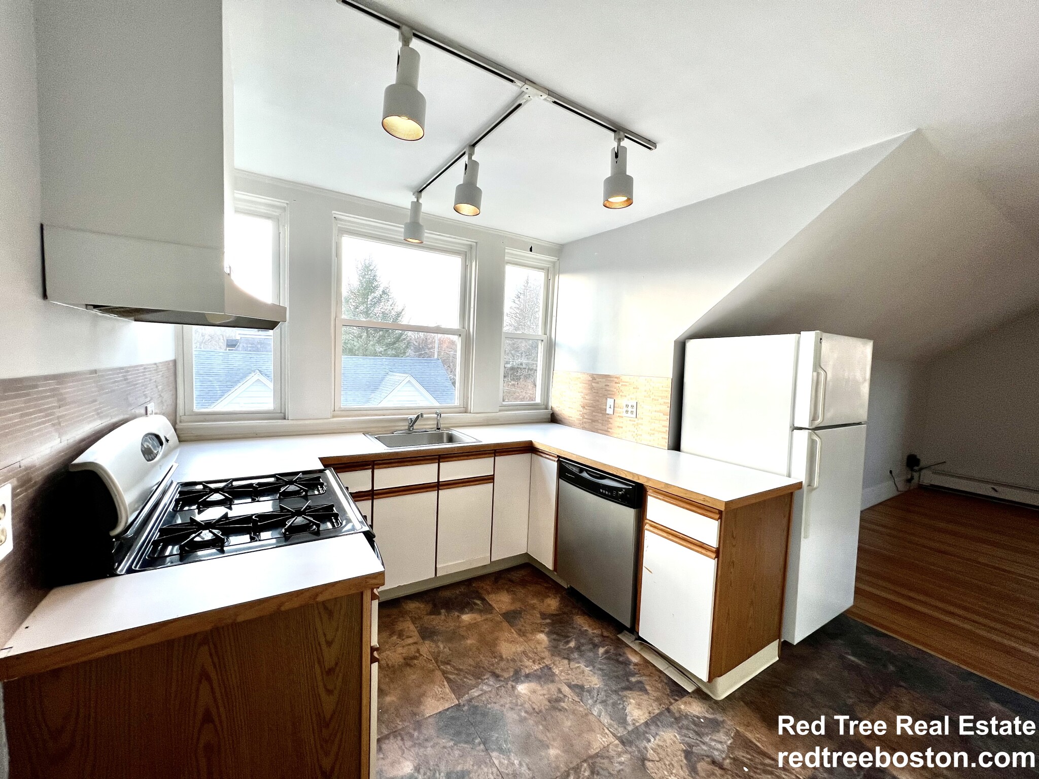 2 bed, 1 bath apartment for rent at 608 Franklin St Unit 5, Melrose — photo 6 of 14