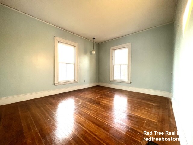 4 bed, 1 bath apartment for rent at 510 Watertown St Unit 2, Nonantum — photo 4 of 15