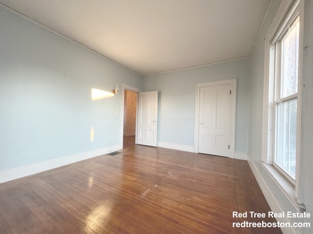 4 bed, 1 bath apartment for rent at 510 Watertown St Unit 2, Nonantum — photo 6 of 15