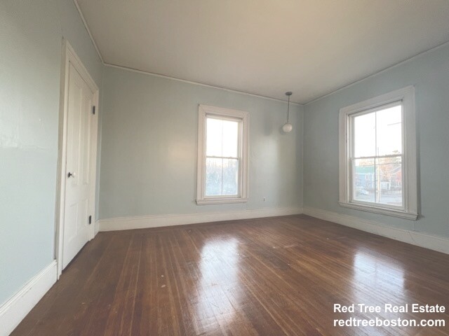 4 bed, 1 bath apartment for rent at 510 Watertown St Unit 2, Nonantum — photo 5 of 15
