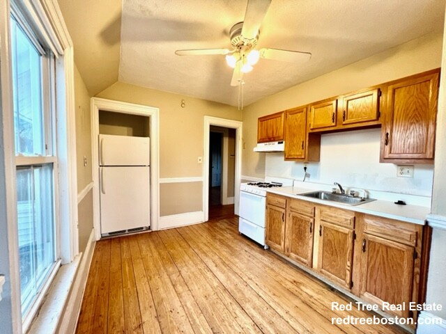 4 bed, 1 bath apartment for rent at 510 Watertown St Unit 2, Nonantum — photo 11 of 15