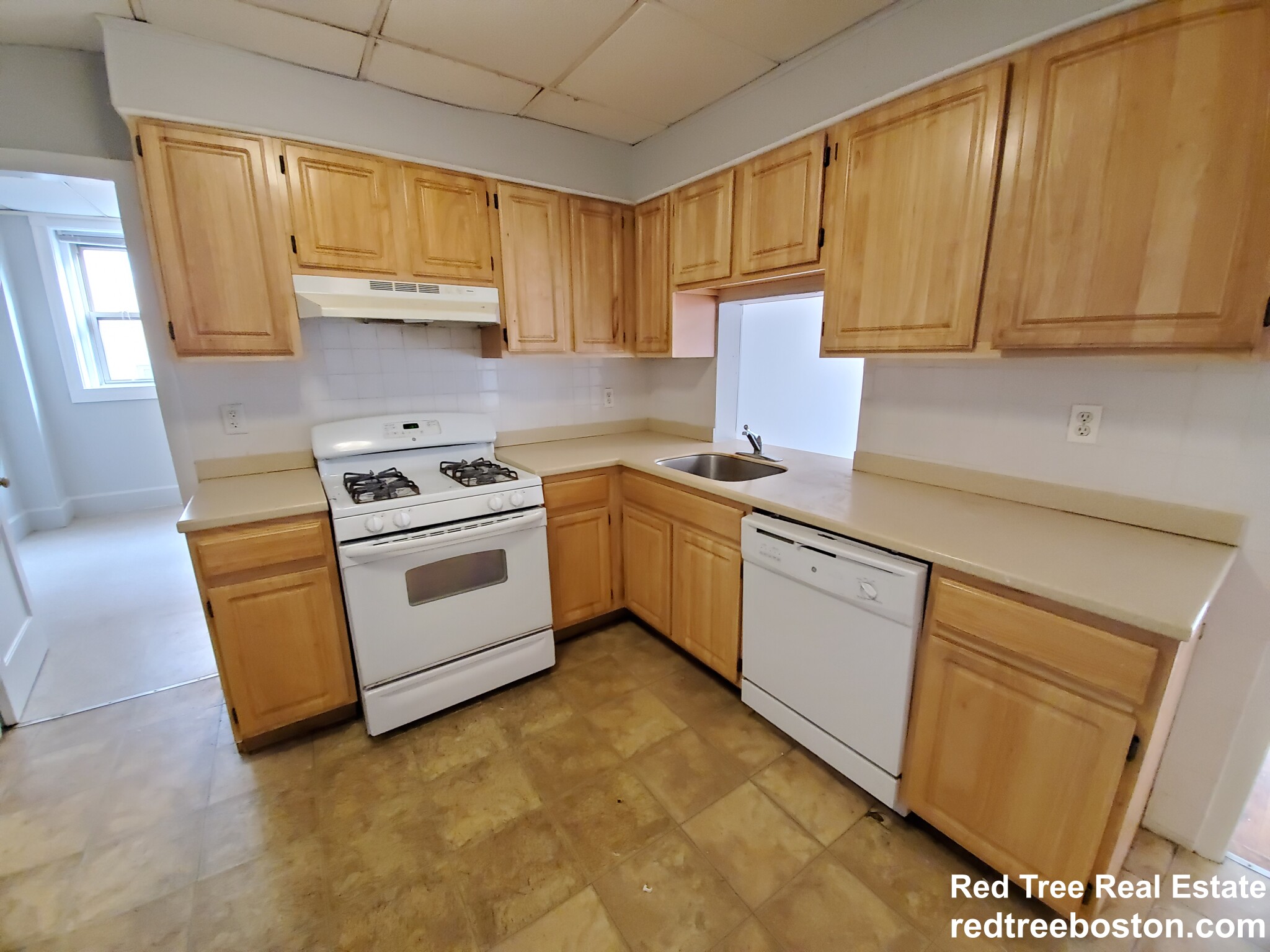 4 bed, 2 bath apartment for rent at 11 Park St Unit 4, Brookline — photo 9 of 31
