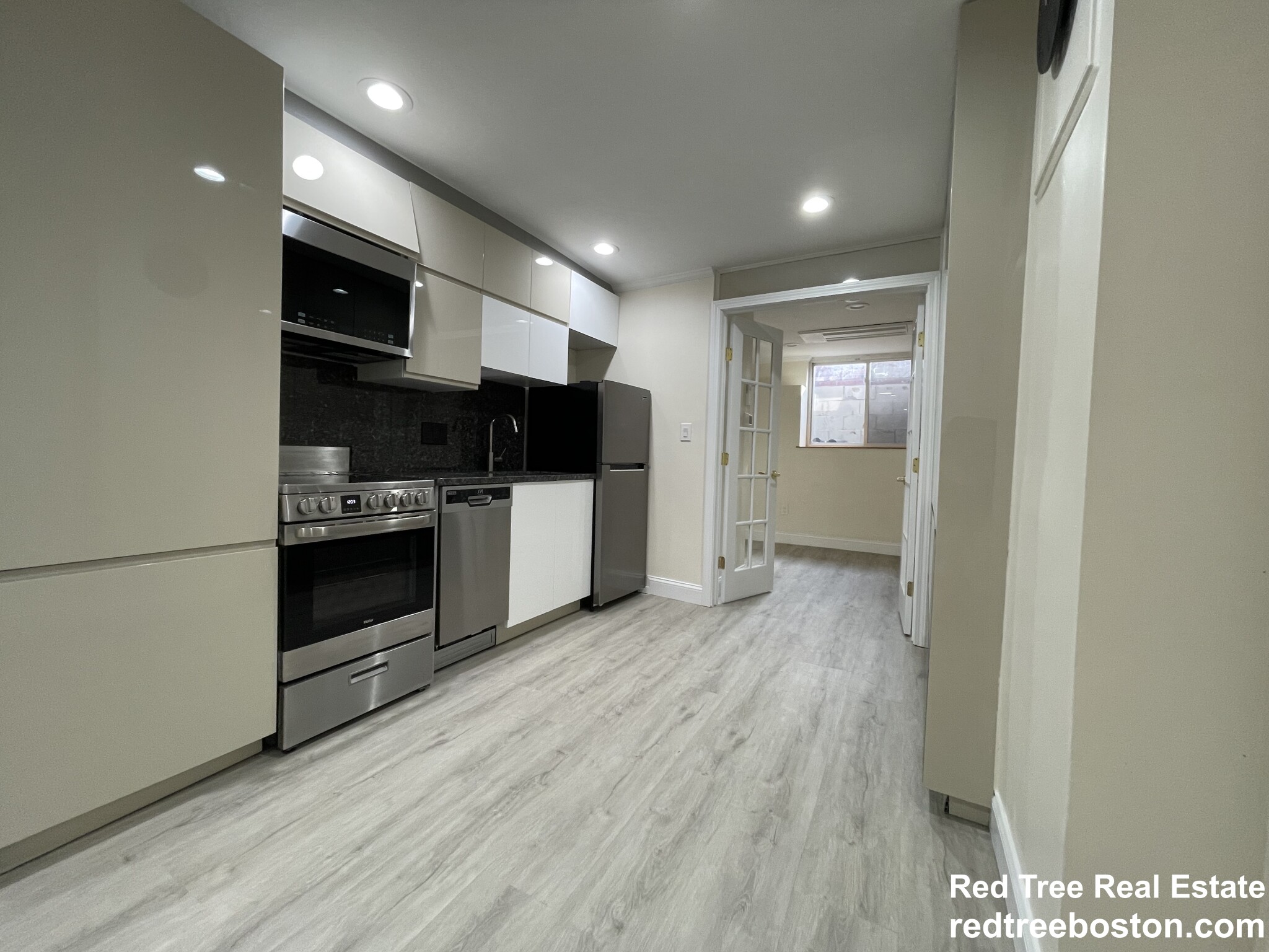 1689 Beacon St, Washington Square