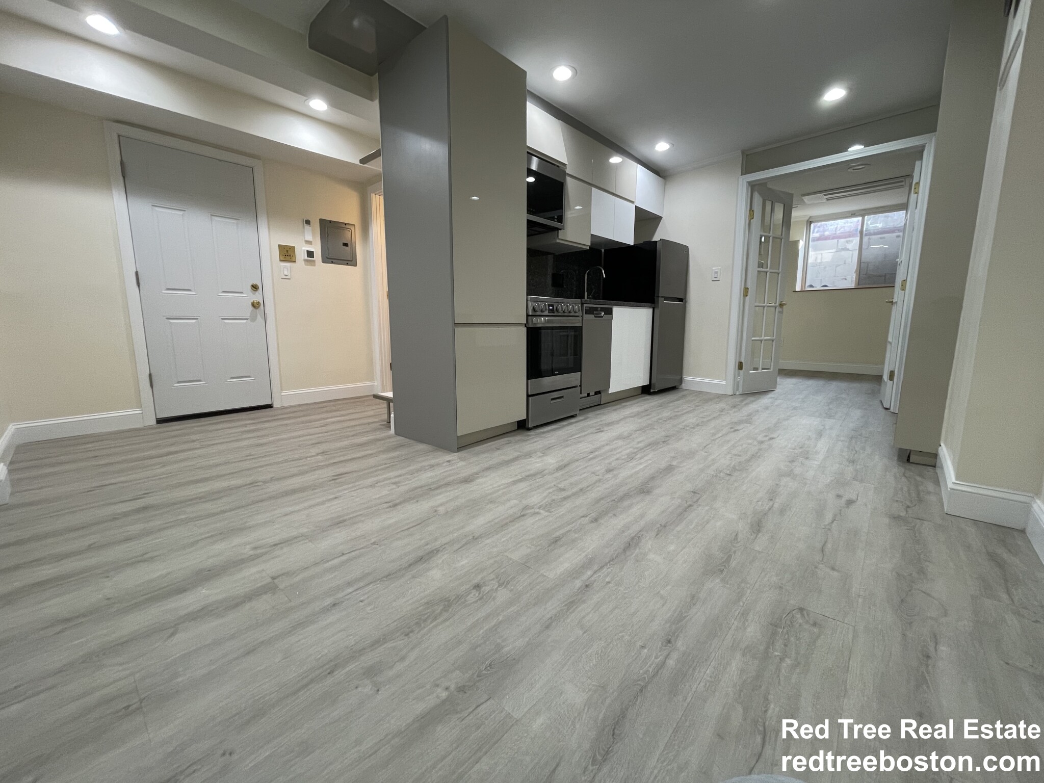 1689 Beacon St, Washington Square