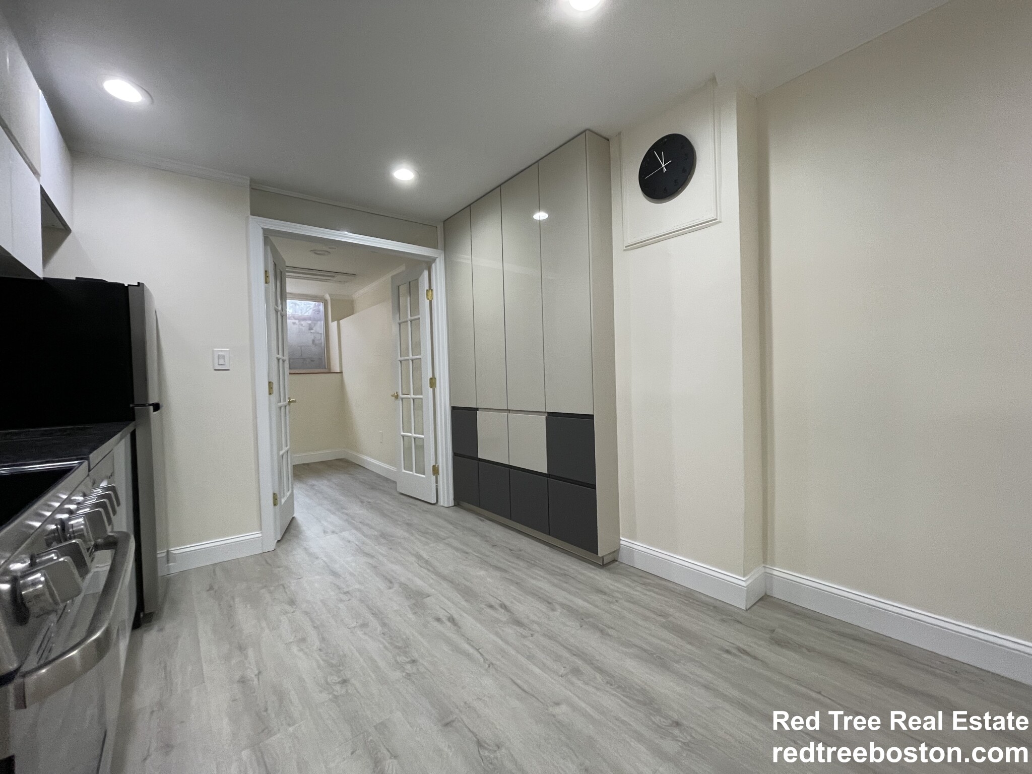 1689 Beacon St, Washington Square