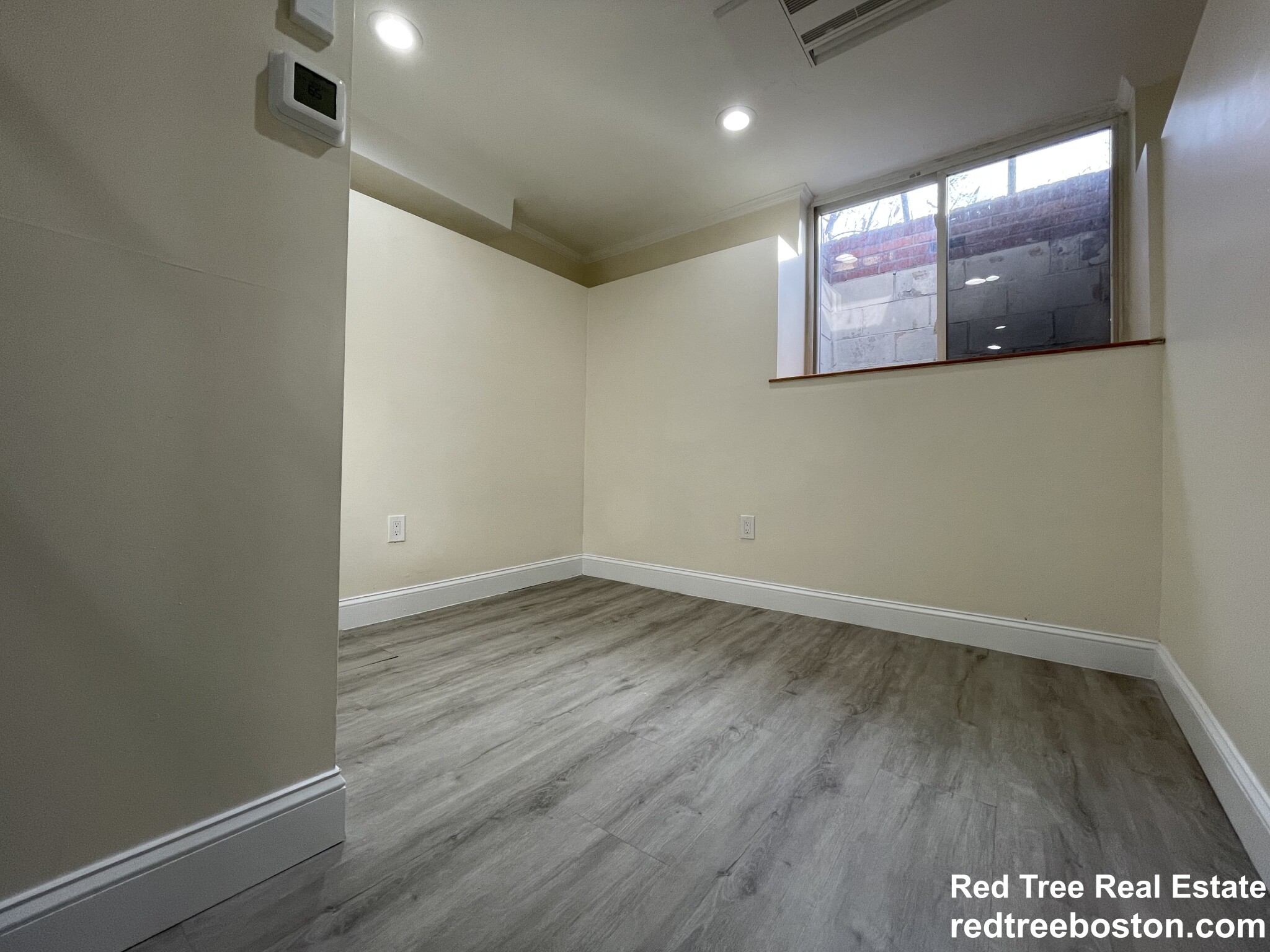 1689 Beacon St, Washington Square