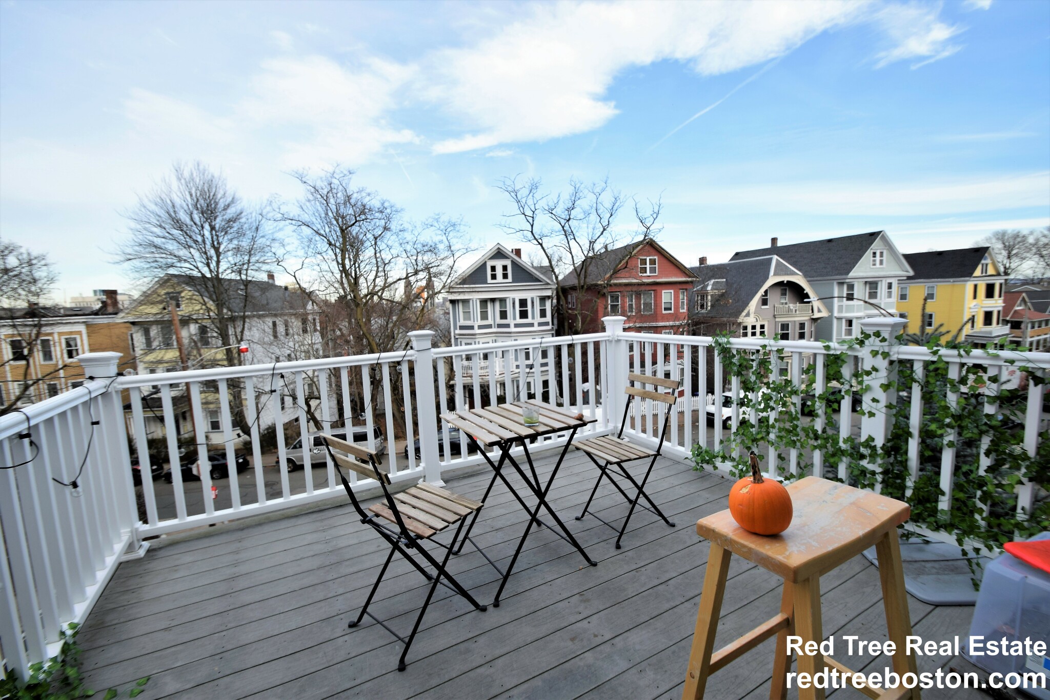 2 Iroquois St, Mission Hill