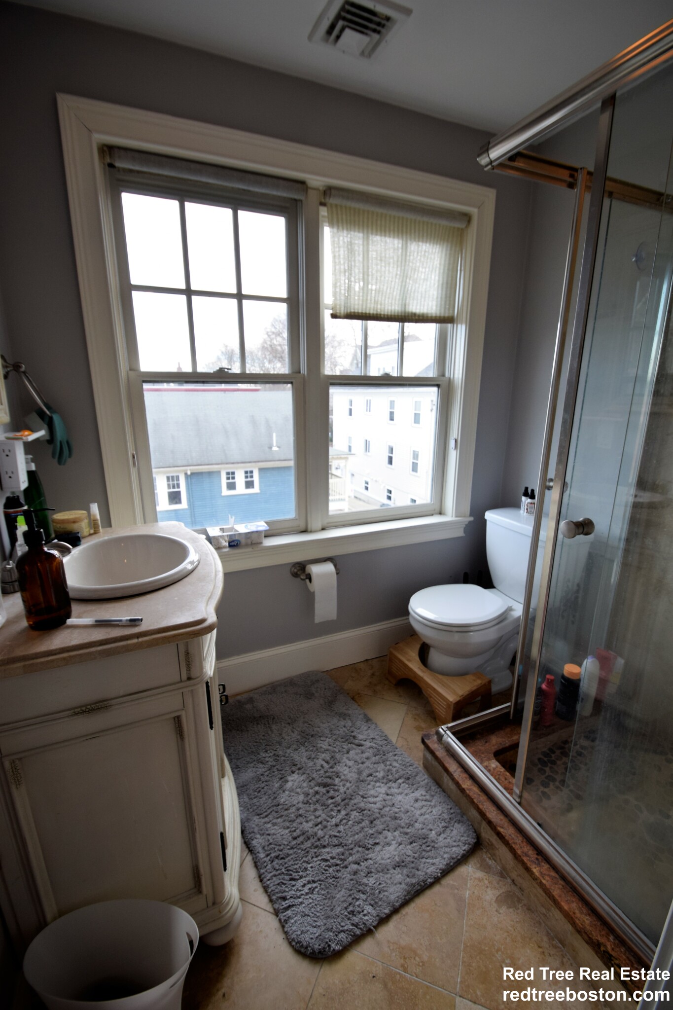 2 Iroquois St, Mission Hill