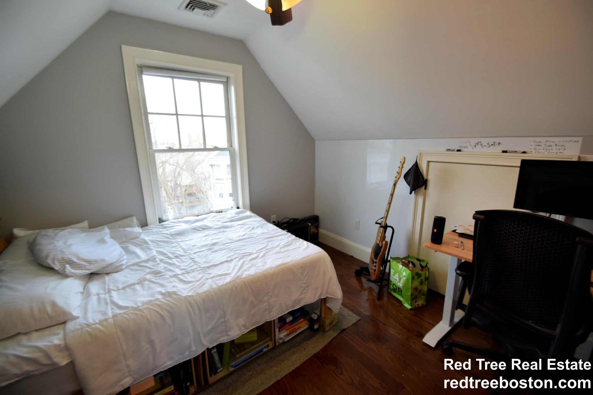 2 Iroquois St, Mission Hill