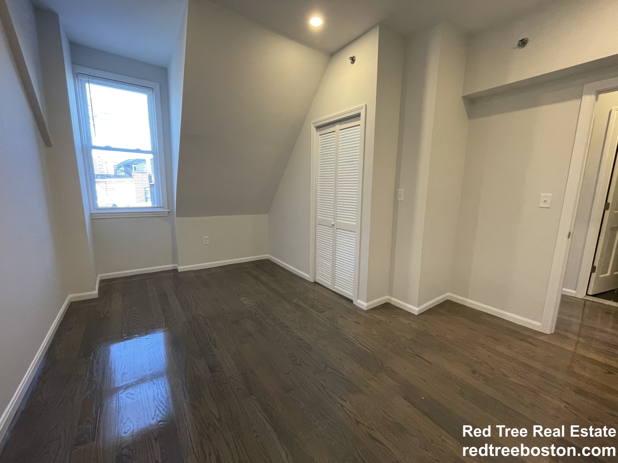 1406 Beacon St, Corey Hill