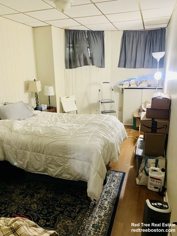 1 bed, 1 bath apartment for rent at 27 Bay State Rd Unit 1F, Fenway — photo 2 of 5
