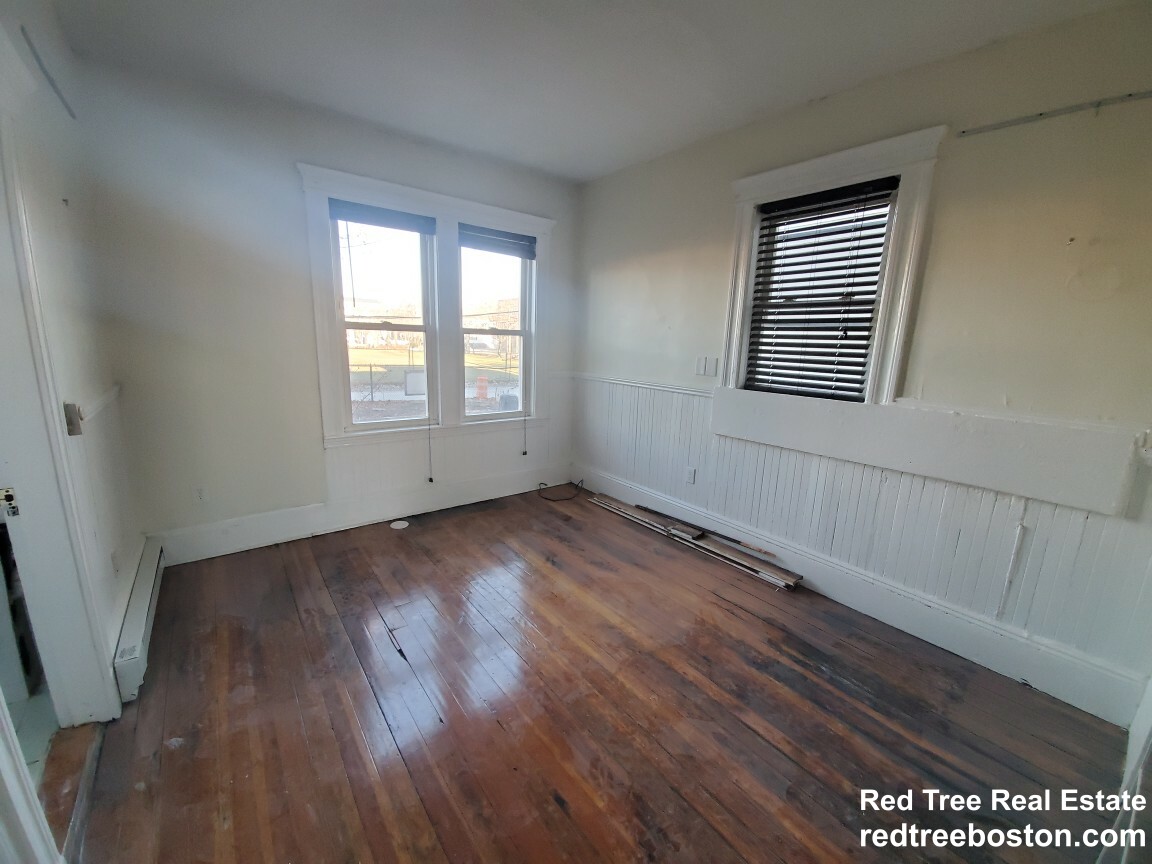 229 Harvard St, The Port