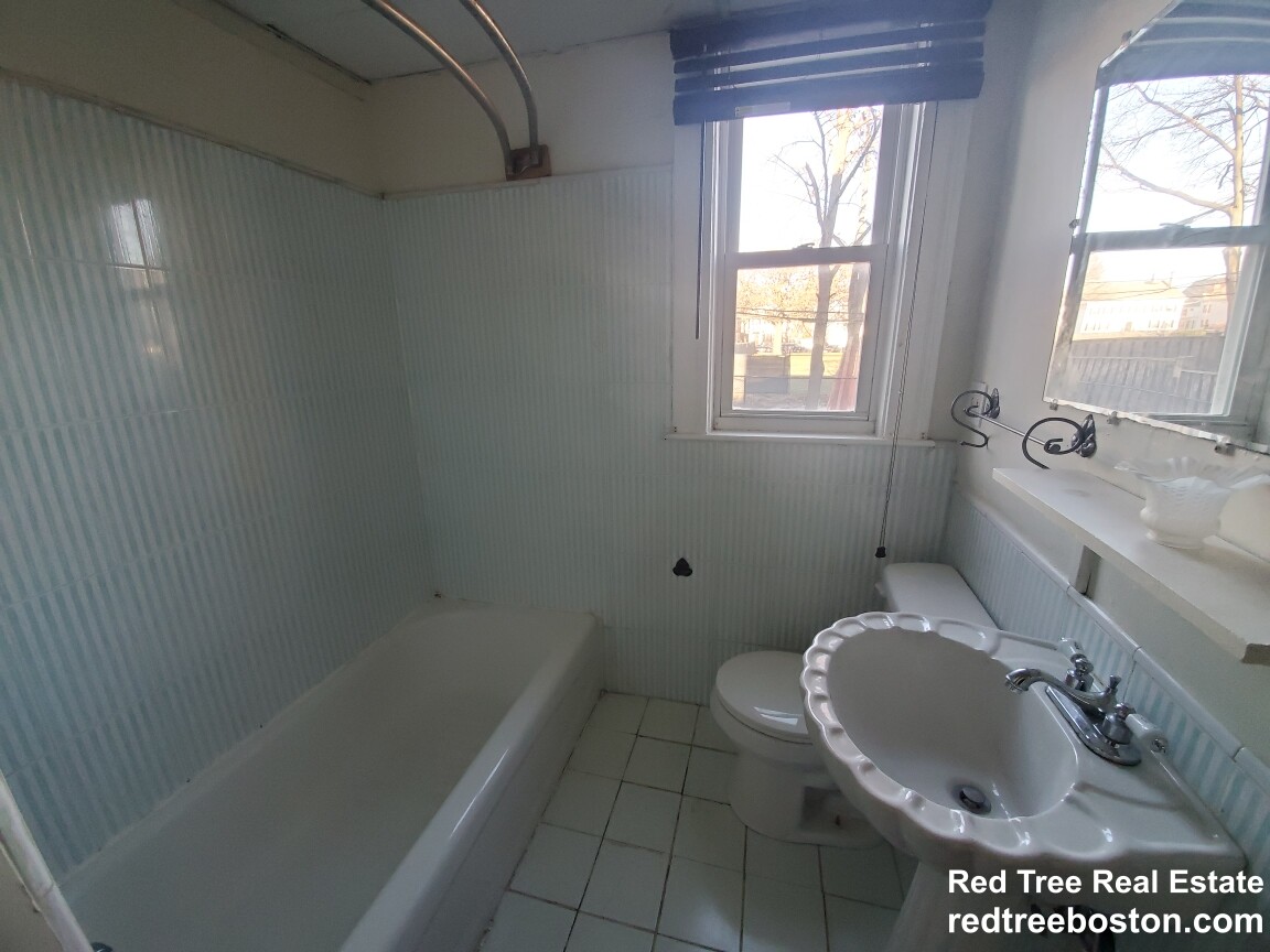 229 Harvard St, The Port