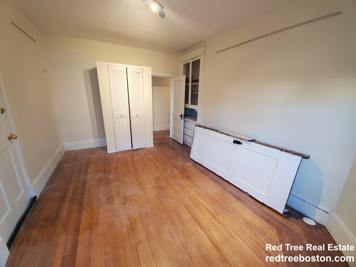 229 Harvard St, The Port