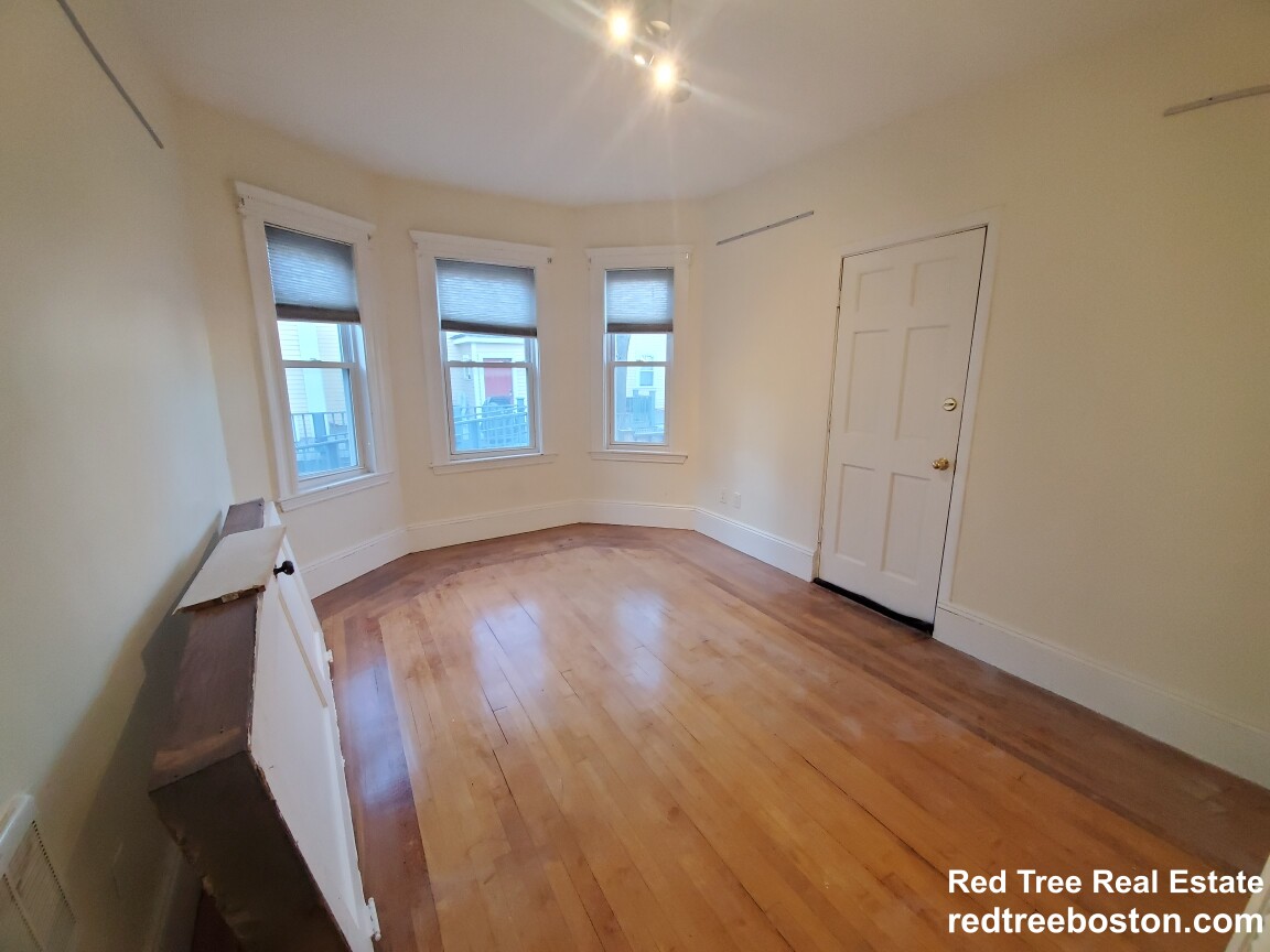 229 Harvard St, The Port