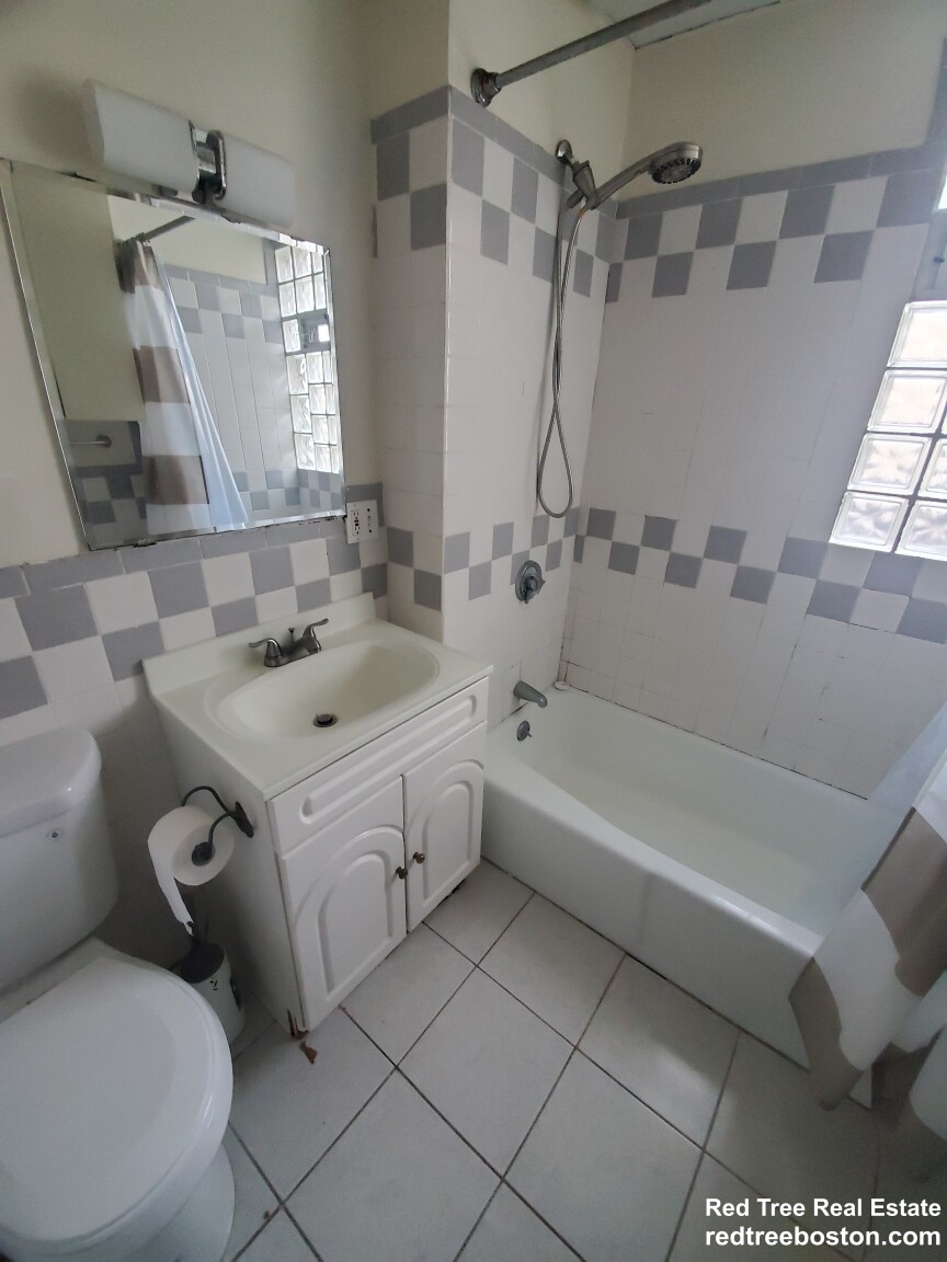 229 Harvard St, The Port