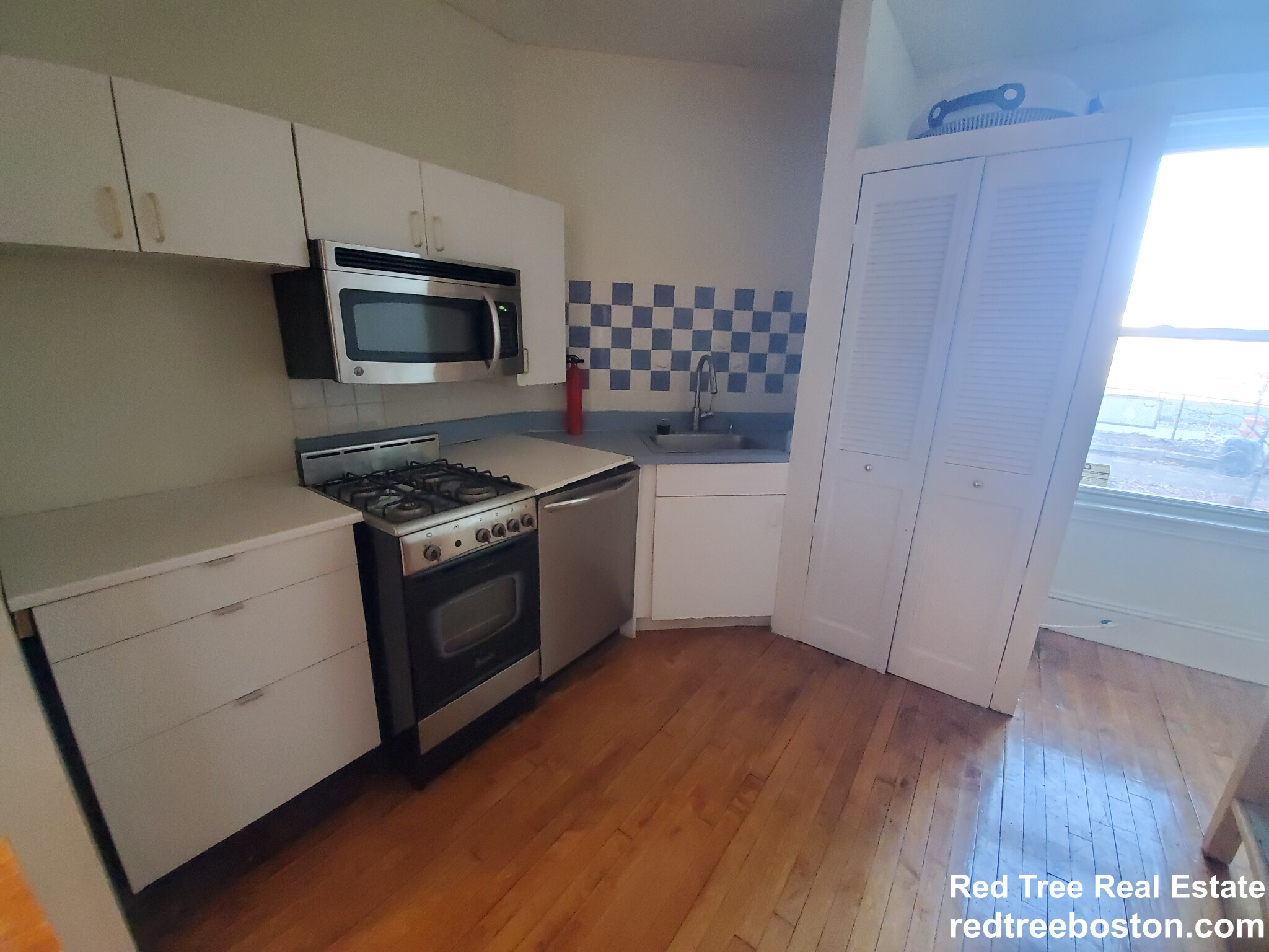 229 Harvard St, The Port