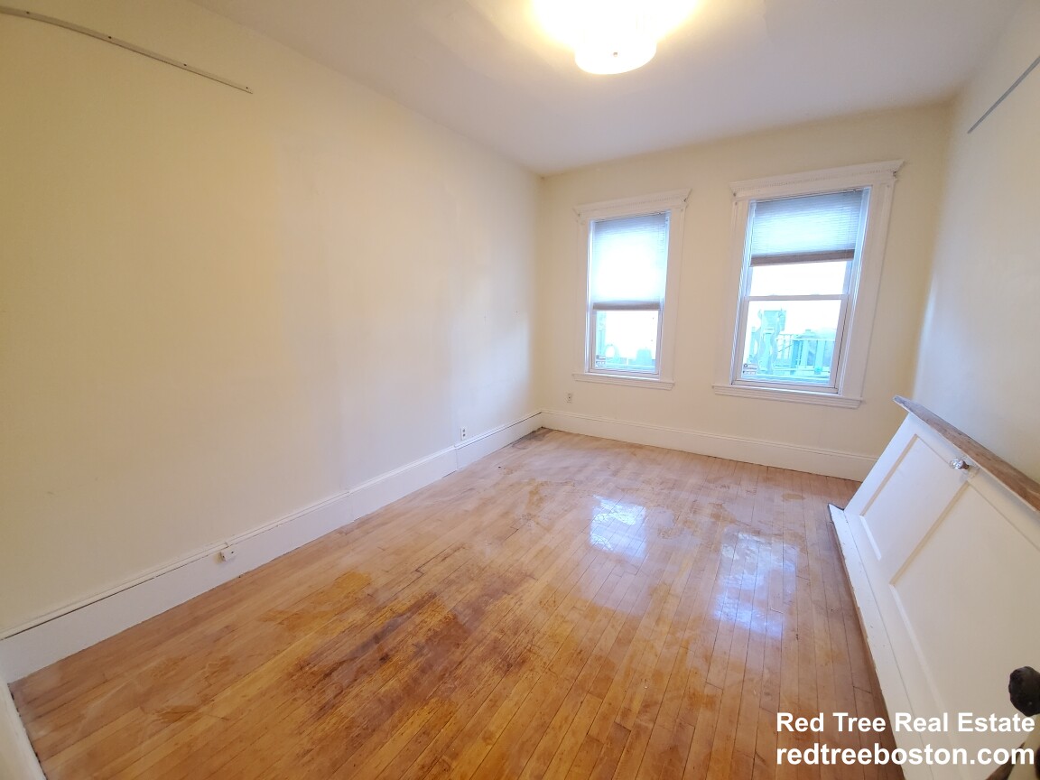 229 Harvard St, The Port