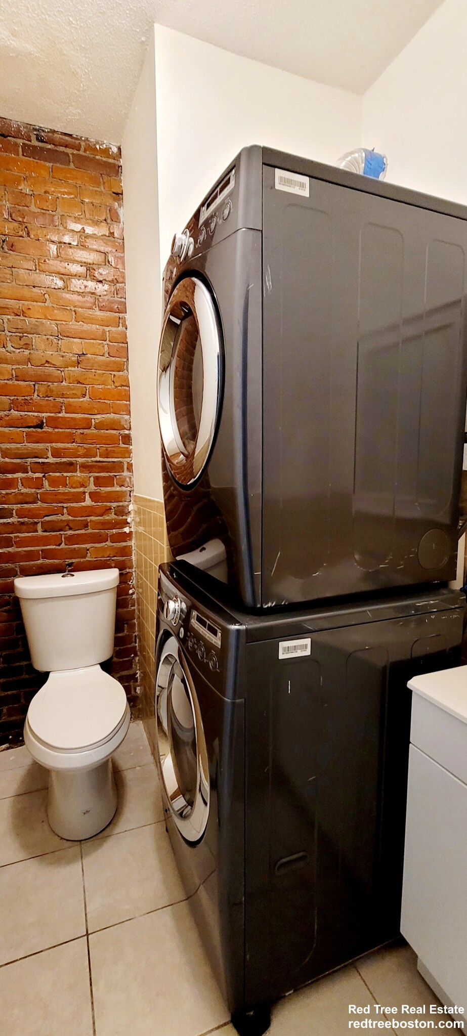 3 bed, 3 bath apartment for rent at 292 Lexington St, East Boston — photo 6 of 14