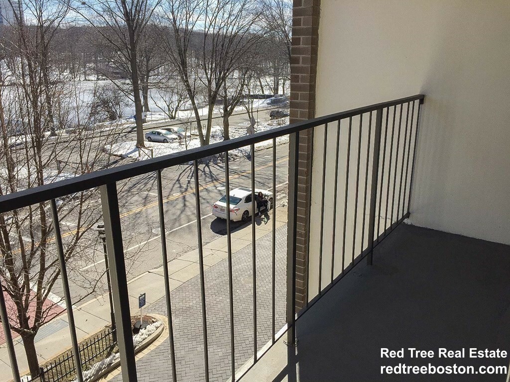 1 bed, 1 bath apartment for rent at 33 Pond Ave Unit 309, Brookline Village — photo 11 of 18