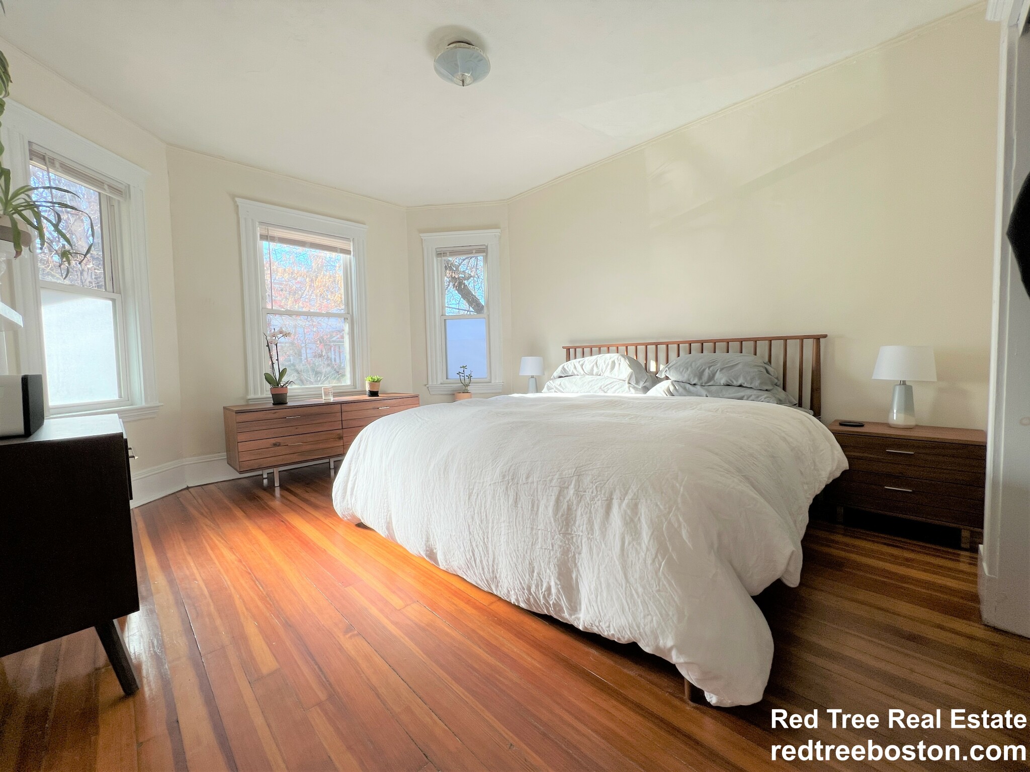 2 bed, 1 bath apartment for rent at 66 Williams St Unit 1, Jamaica Plain — photo 5 of 16